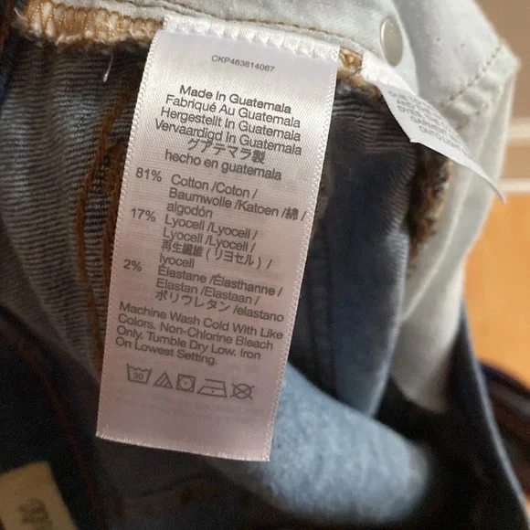 Madewell Perfect Vintage Crop Jean in Cartigan Wash Mid Wash Color Distressed 28